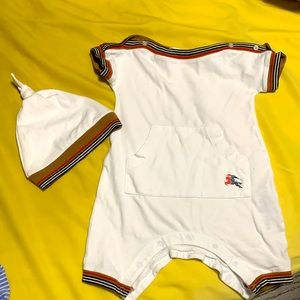 Burberry Baby Romper 9month w/hat